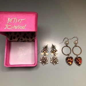Betsey Johnson earring set with box